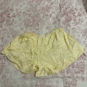 Aerie Light Yellow Women's Shorts